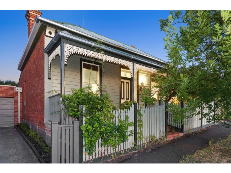 15 Young Street, Golden Point VIC 3350