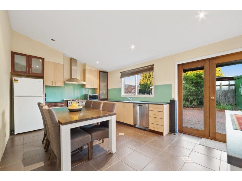 15 Young Street, Golden Point VIC 3350