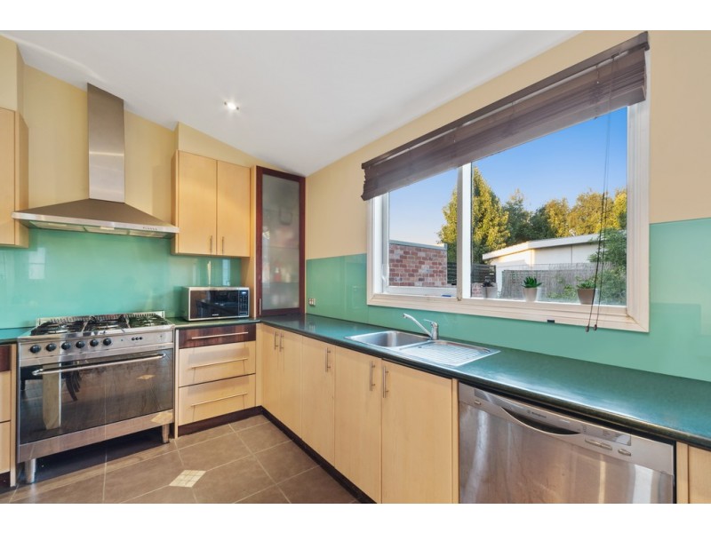 15 Young Street, Golden Point VIC 3350