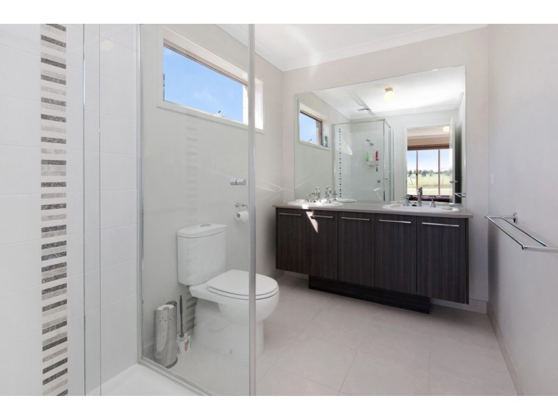 7a Clarke Street, Miners Rest VIC 3352