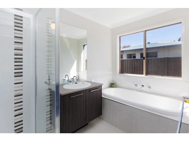 7a Clarke Street, Miners Rest VIC 3352