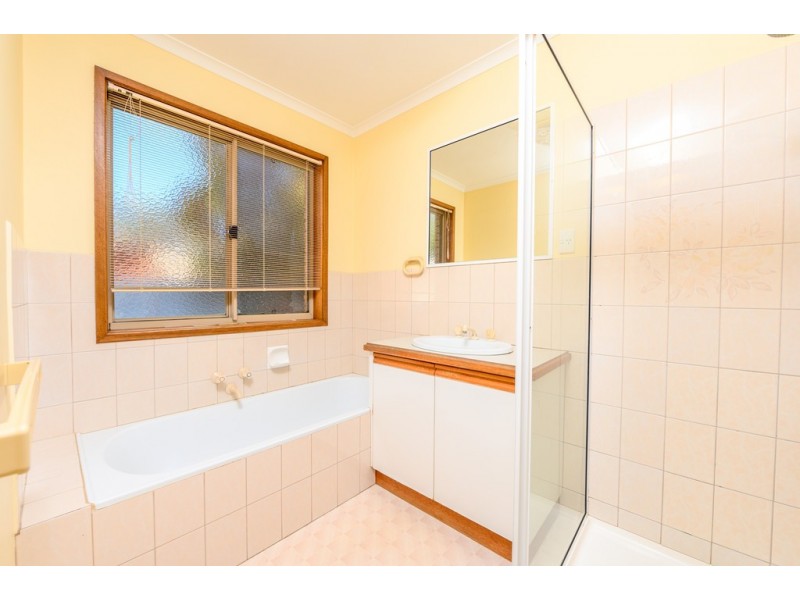 2/7 Whitehorse Road, Mount Clear VIC 3350