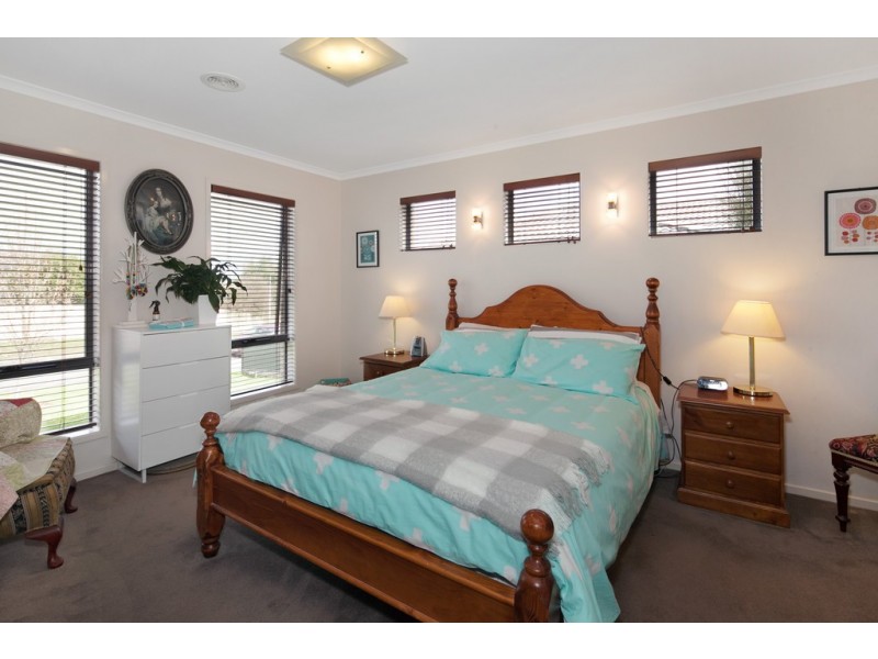 3 Mayfair Court, Mount Helen VIC 3350