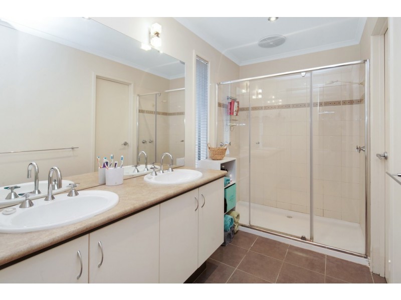 3 Mayfair Court, Mount Helen VIC 3350