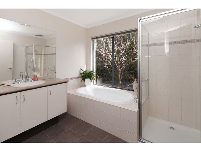 3 Mayfair Court, Mount Helen VIC 3350