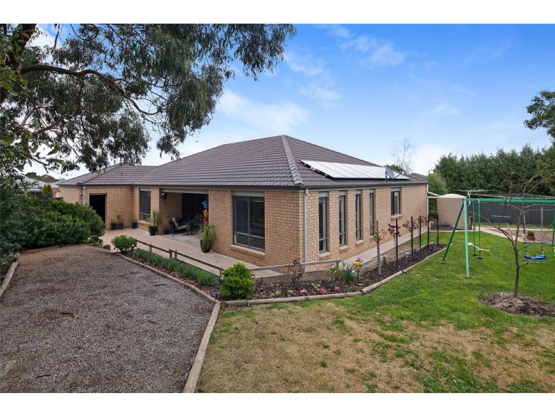 3 Mayfair Court, Mount Helen VIC 3350
