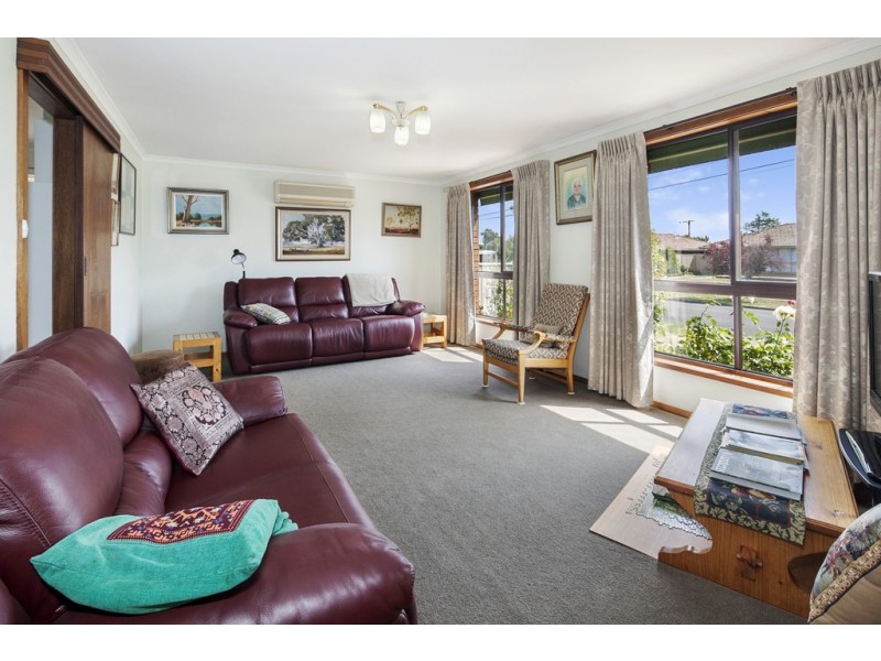 90 Grandview Grove, Wendouree VIC 3355