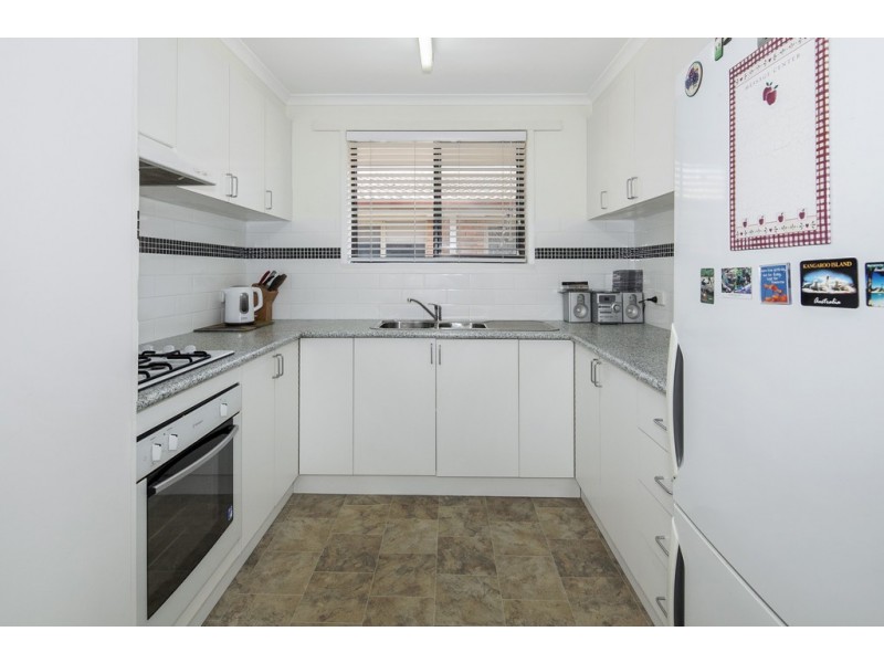 90 Grandview Grove, Wendouree VIC 3355