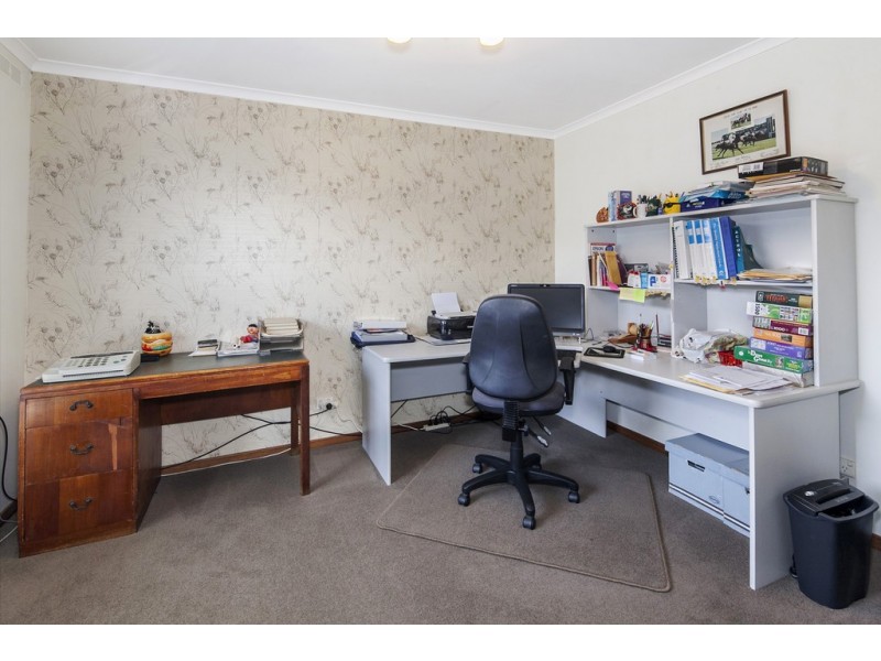 90 Grandview Grove, Wendouree VIC 3355