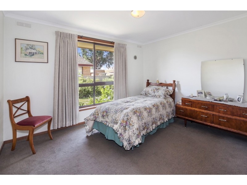 90 Grandview Grove, Wendouree VIC 3355