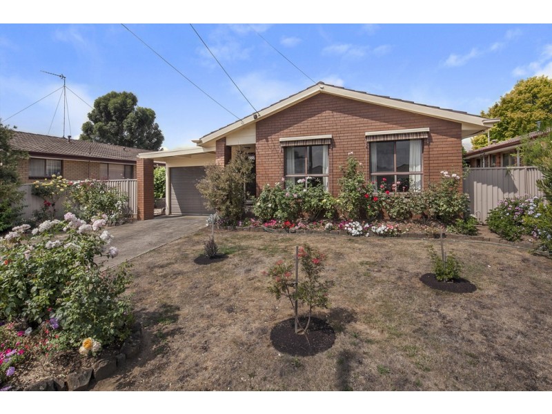 90 Grandview Grove, Wendouree VIC 3355