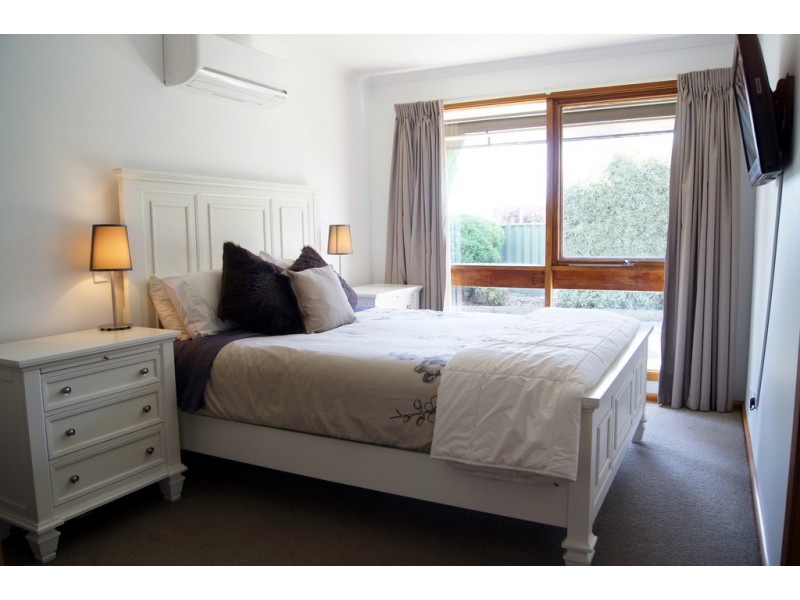 4 Yale Street, Wendouree VIC 3355