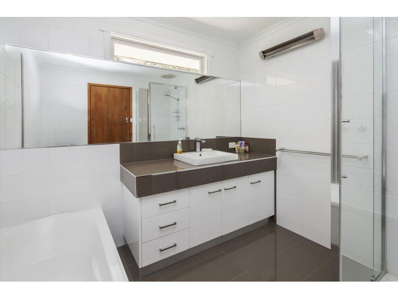 4 Yale Street, Wendouree VIC 3355