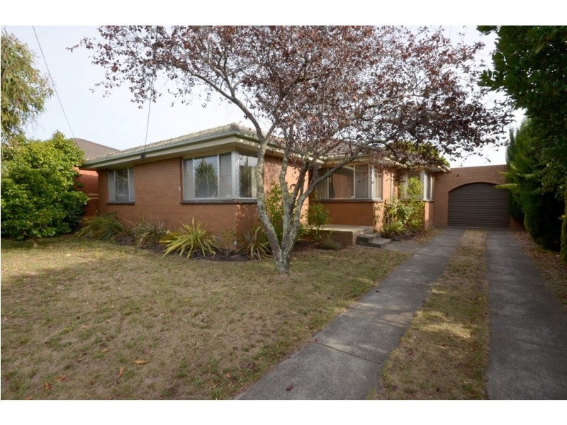 8 Form Street, Wendouree VIC 3355