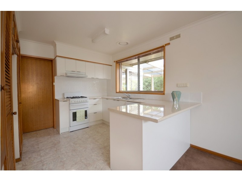 8 Form Street, Wendouree VIC 3355