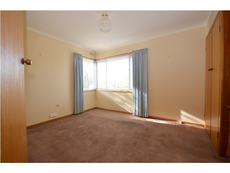 8 Form Street, Wendouree VIC 3355