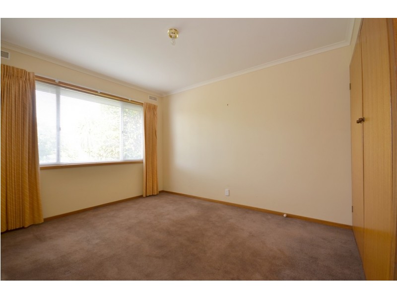 8 Form Street, Wendouree VIC 3355