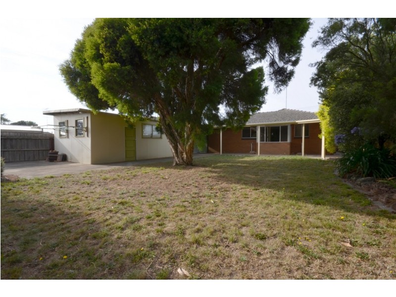 8 Form Street, Wendouree VIC 3355