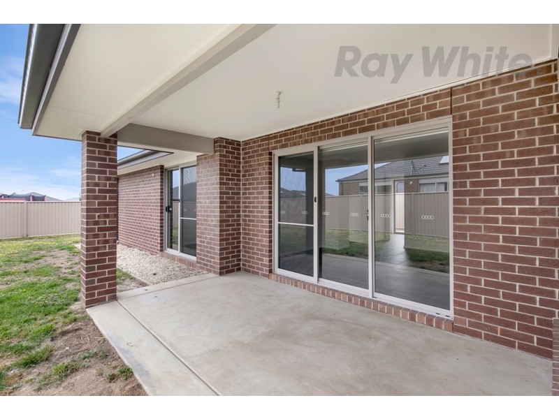 5 Jessica Way, Delacombe VIC 3356