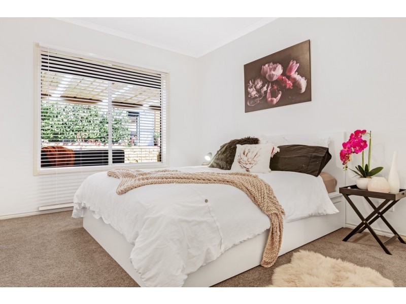 19 Pinevale Way, Ballarat North VIC 3350