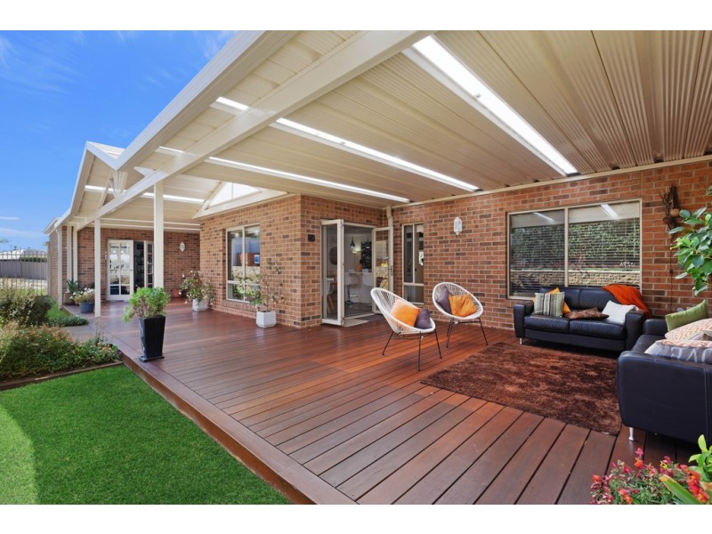 19 Pinevale Way, Ballarat North VIC 3350