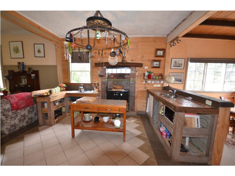 926 Linton – Carngham Road, Snake Valley VIC 3351
