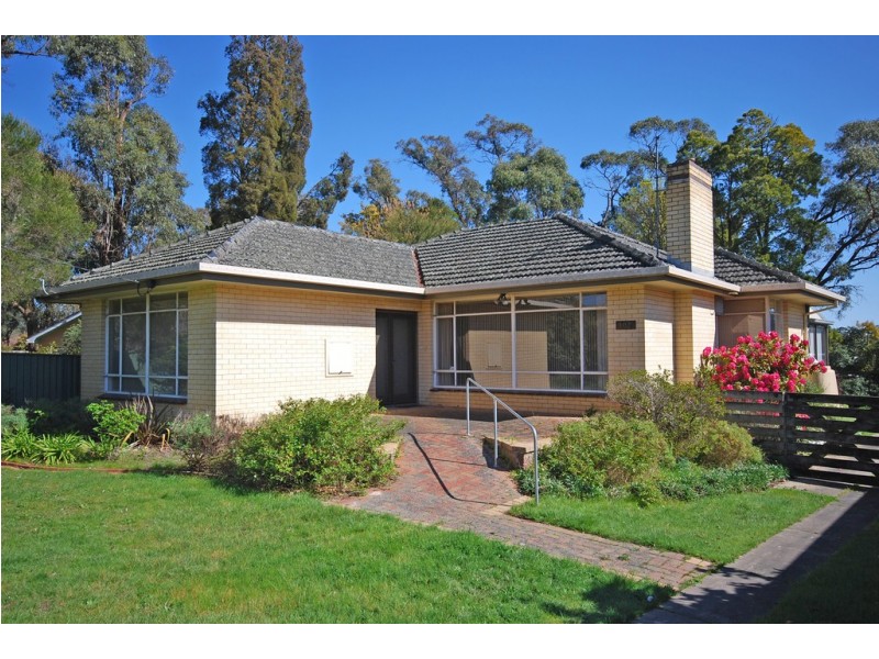 102 Lylia Avenue, Mount Clear VIC 3350
