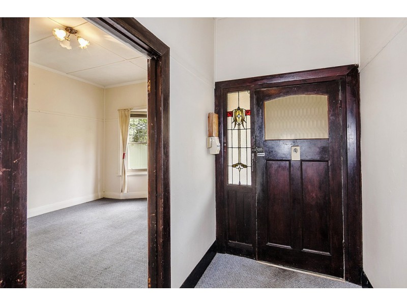 304 Pleasant Street South, Newington VIC 3350