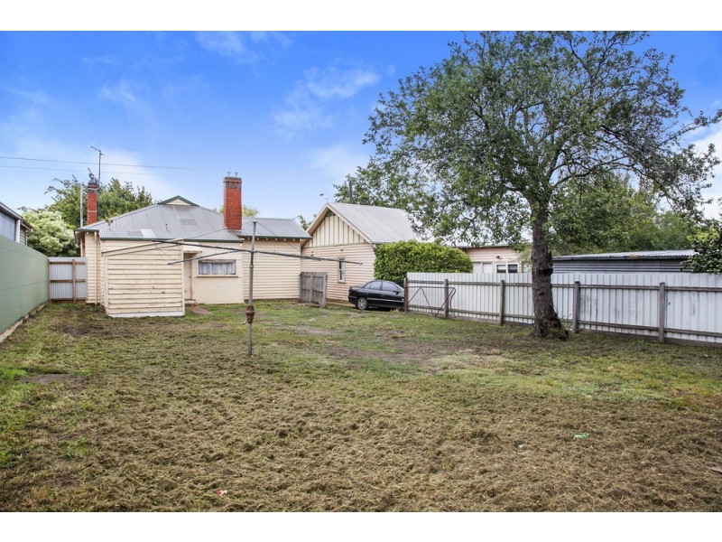 304 Pleasant Street South, Newington VIC 3350