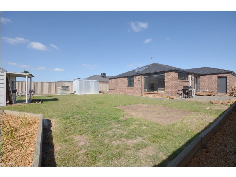 14 Countess Road, Delacombe VIC 3356