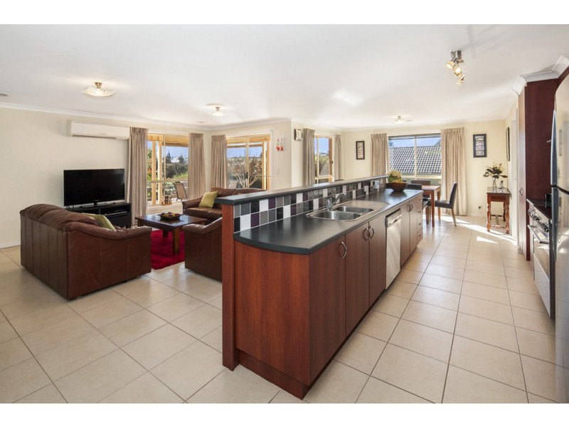 3 Clayton Park Drive, Canadian VIC 3350