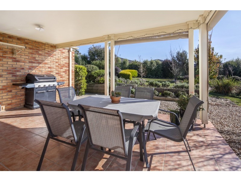 3 Clayton Park Drive, Canadian VIC 3350