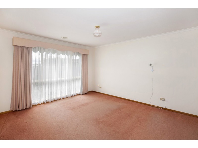 2/212 Clayton Street, Canadian VIC 3350