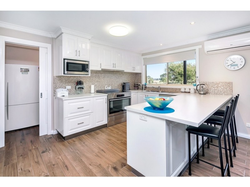 24 Shamus Drive, Ross Creek VIC 3351