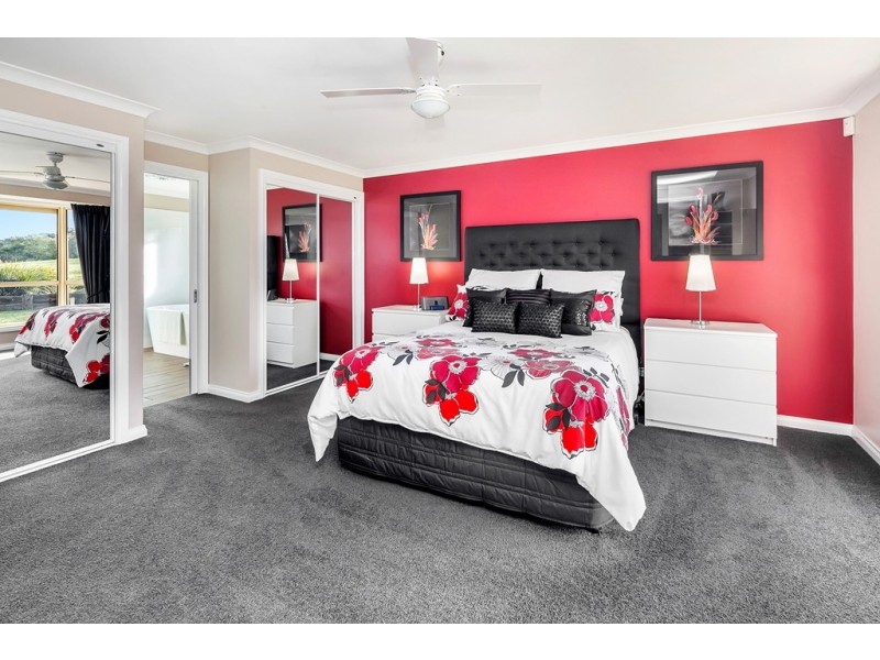 24 Shamus Drive, Ross Creek VIC 3351