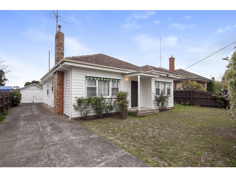 13 Alexandra Street, Sebastopol VIC 3356