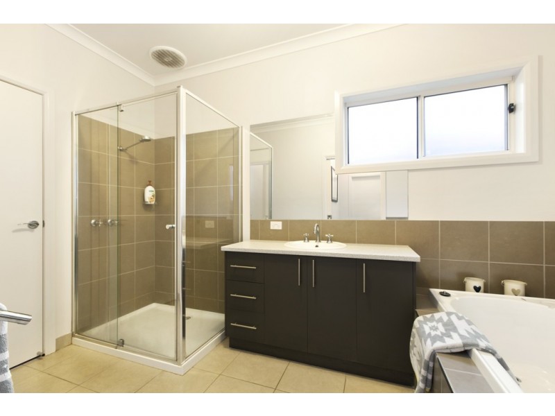 24 Ford Street, Ballarat East VIC 3350