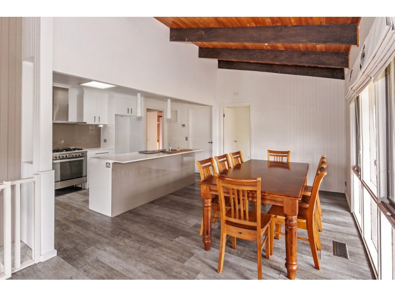 40 Landale Avenue, Mount Clear VIC 3350