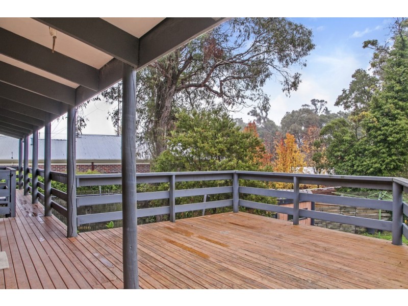 40 Landale Avenue, Mount Clear VIC 3350