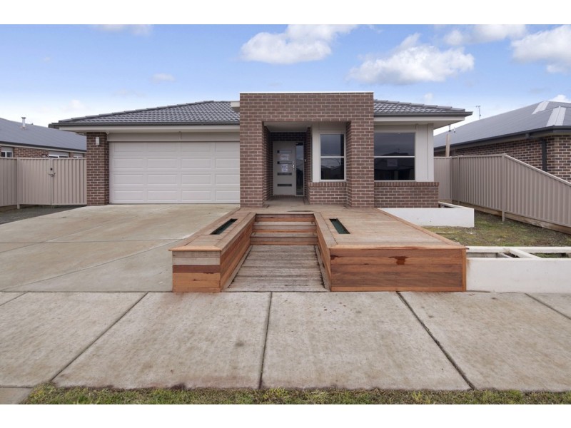 8 Countess Road, Delacombe VIC 3356