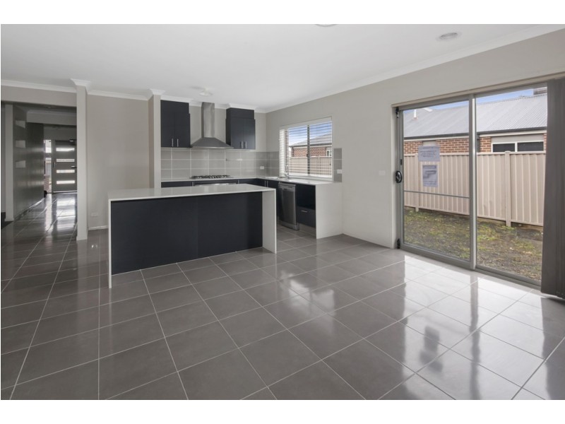 8 Countess Road, Delacombe VIC 3356