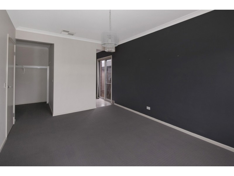 8 Countess Road, Delacombe VIC 3356