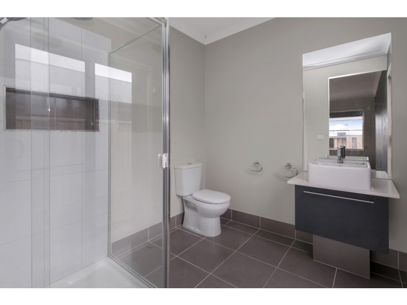 8 Countess Road, Delacombe VIC 3356