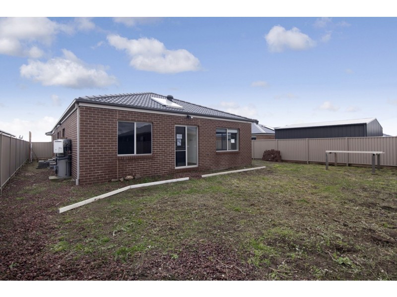 8 Countess Road, Delacombe VIC 3356