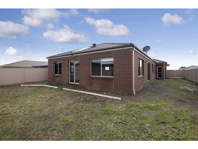 8 Countess Road, Delacombe VIC 3356