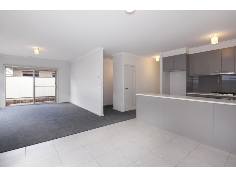 3/332a Albert Street, Sebastopol VIC 3356
