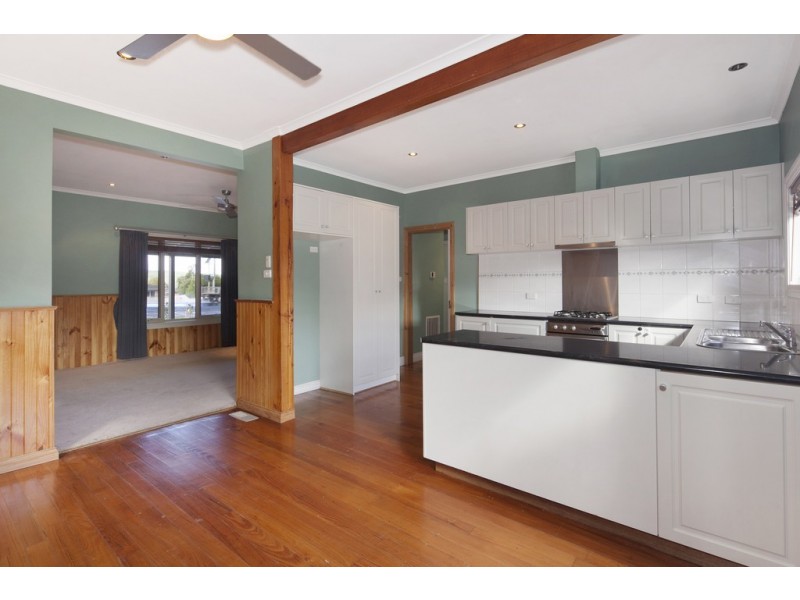 1/332a Albert Street, Sebastopol VIC 3356