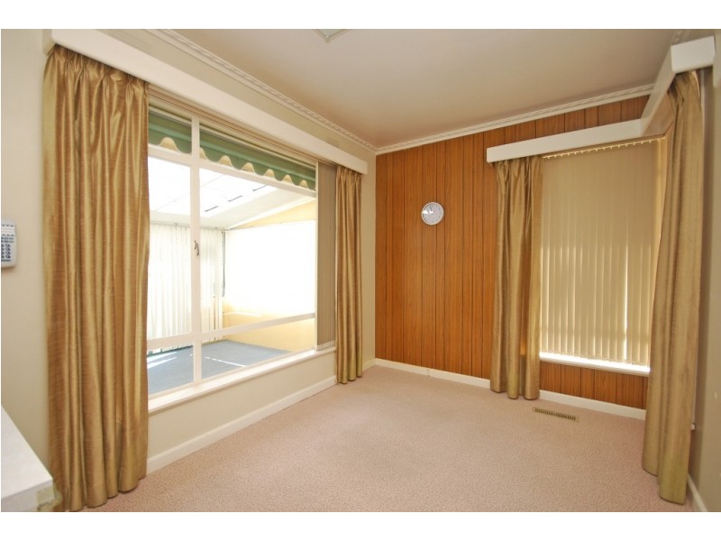 102 Lylia Avenue, Mount Clear VIC 3350