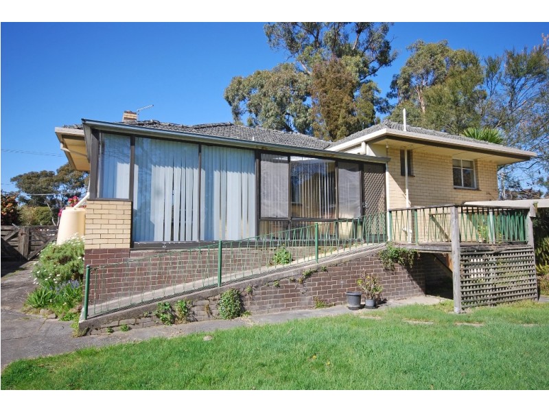102 Lylia Avenue, Mount Clear VIC 3350