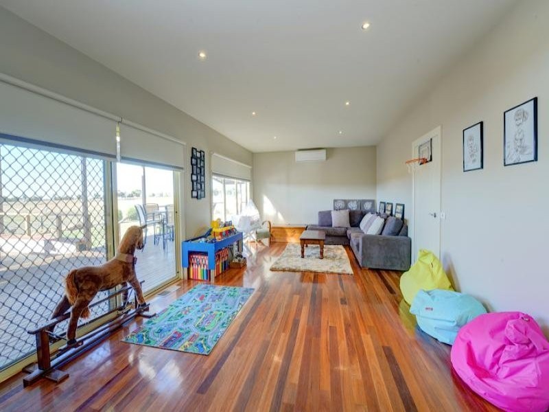 58 O’Farrell Court, Cambrian Hill VIC 3352